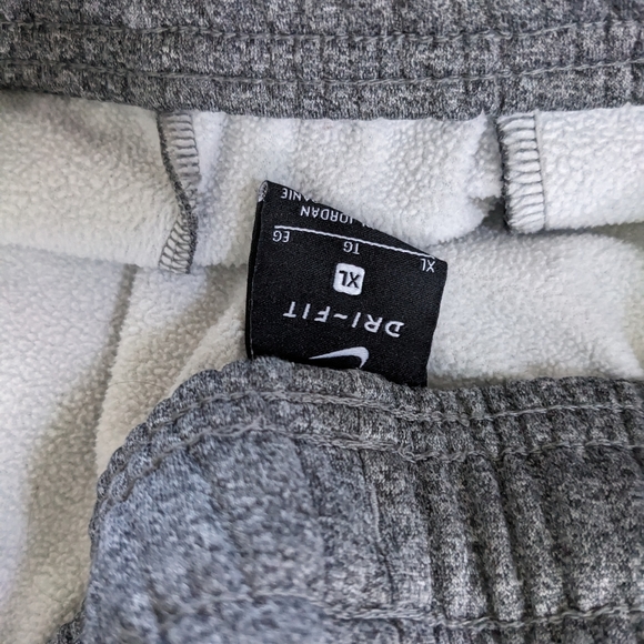 Nike dri fit xl kids joggers - Picture 2 of 2